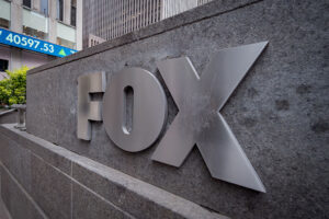 Tucker Carlson & Steven Bannon Bash Fox News, Calls It A “Propaganda” Network
