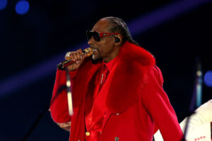Snoop Dogg’s Holiday Halftime Party Had Fans Busting A Move In Their Living Rooms
